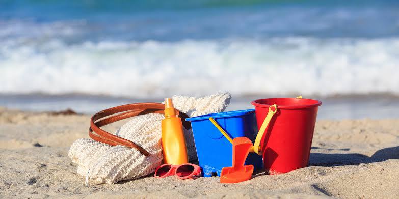 Read more about the article What should be in your beach bag | Summer essentials for a beach day